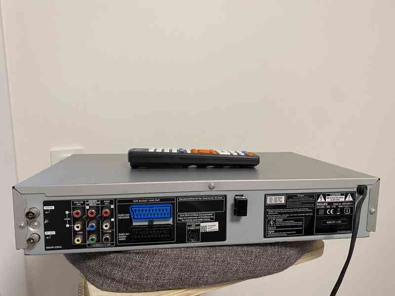 Kvalitní combo VHS a DVD přehrávač PHILIPS DVP3100V - foto 4