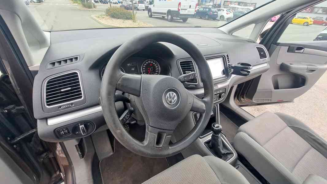 VW Sharan 20 TDI 5 - foto 8