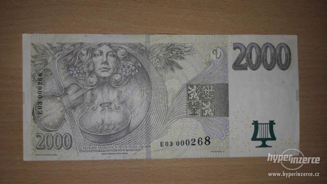 Bankovka Kč 2000, serie E - foto 1