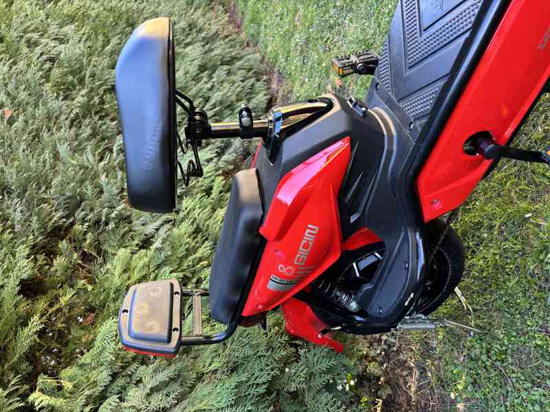 Jízda za 3 Kč! Nový elektrický skútr bez řidičáku – SKLADEM - foto 7