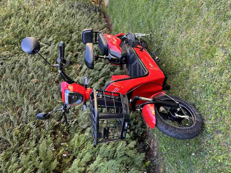 Jízda za 3 Kč! Nový elektrický skútr bez řidičáku – SKLADEM - foto 3