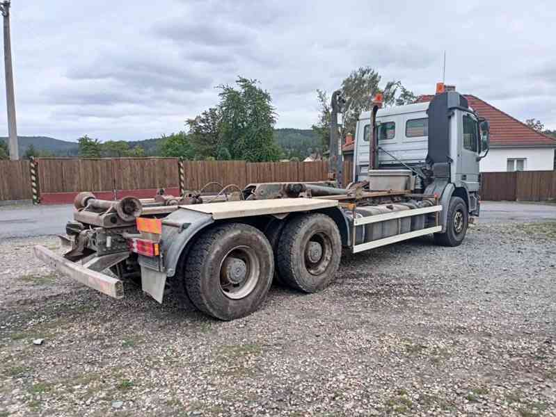 hákový nosič kontejnerů Mercedes-Benz Actros 2644 - foto 2