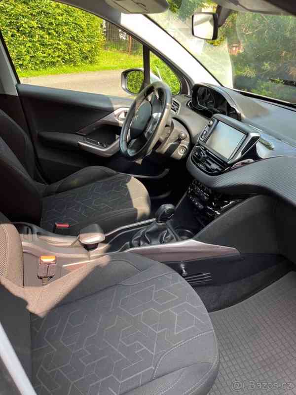 Peugeot 2008 1,2 Pure Tech - foto 10