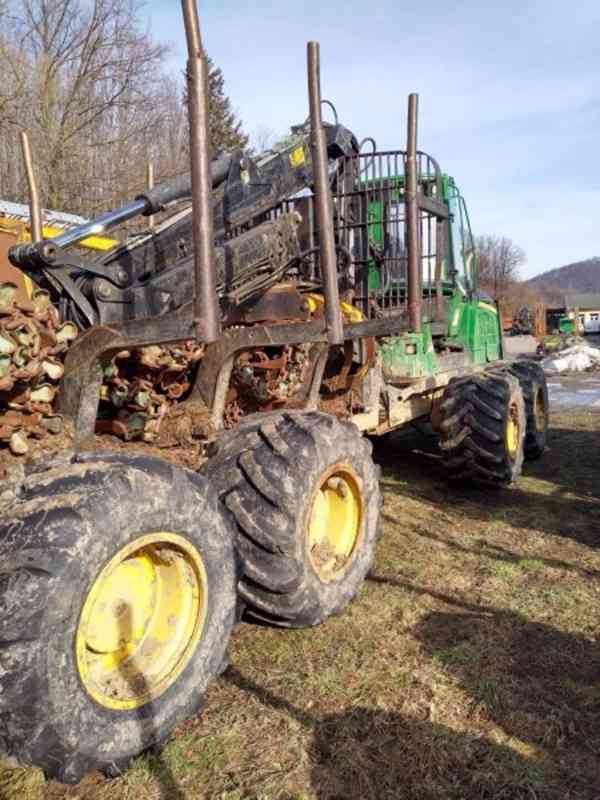 19t vyvážečka JD1510 forwarder John Deere - foto 3