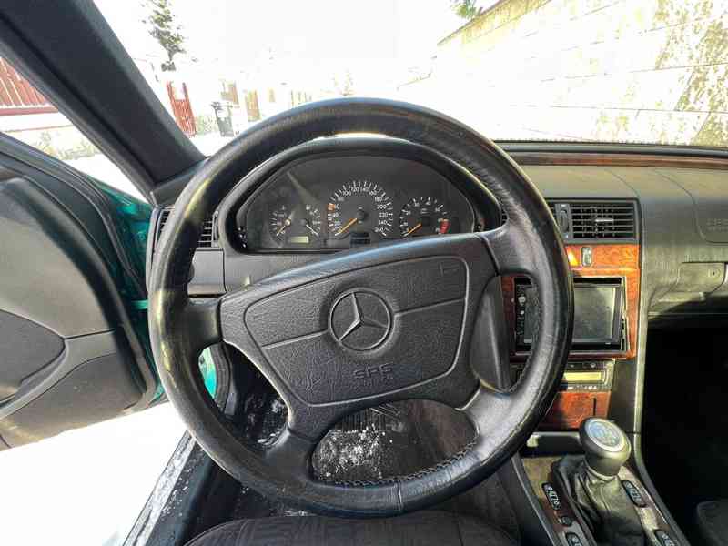 Mercedes-Benz C240 - V6, manuál - foto 8