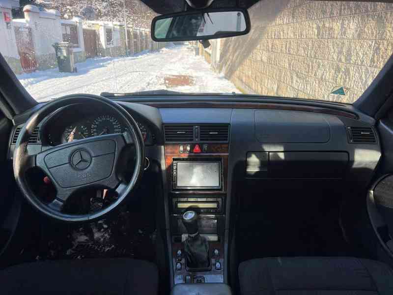 Mercedes-Benz C240 - V6, manuál - foto 7