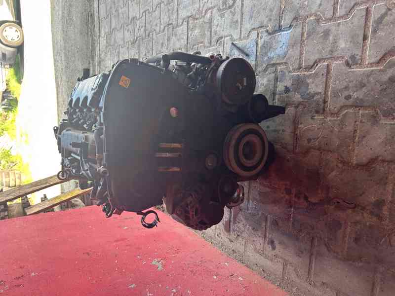 Motor Fiat Stilo 1,9 JTD 192A1000 85KW Kompletní - foto 2
