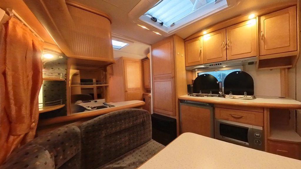 Karavan Hobby 560 KMFE Prestige - foto 3