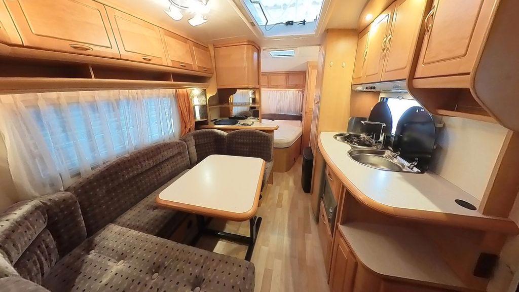 Karavan Hobby 560 KMFE Prestige - foto 2