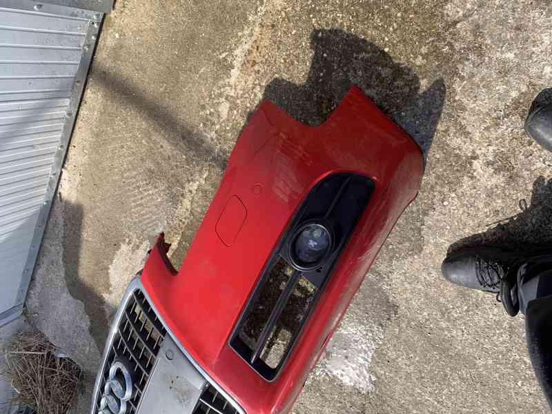 predni naraznik audi a4 b7 s-line ostrik pdc cerveny - foto 3