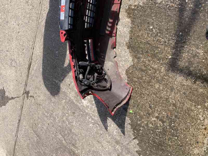 predni naraznik audi a4 b7 s-line ostrik pdc cerveny - foto 5