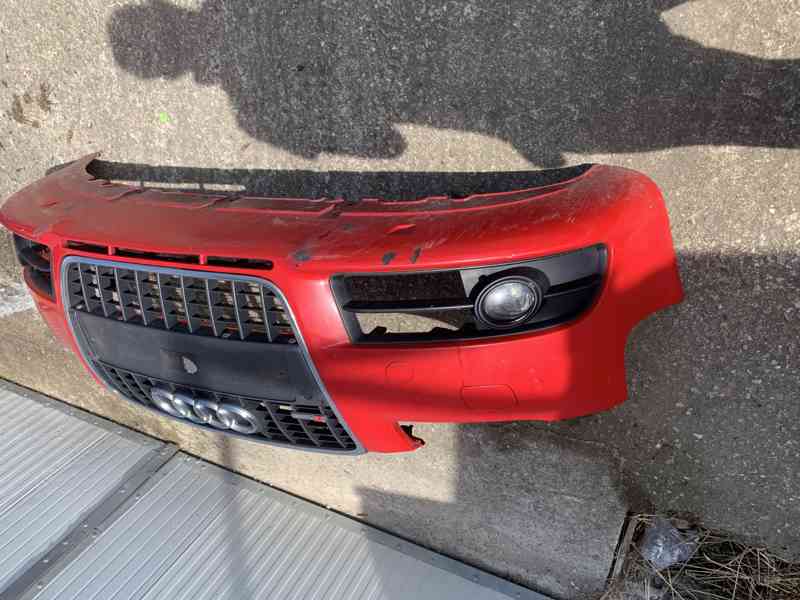 predni naraznik audi a4 b7 s-line ostrik pdc cerveny - foto 2