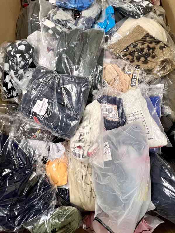 Paleta s oblečením  - foto 4