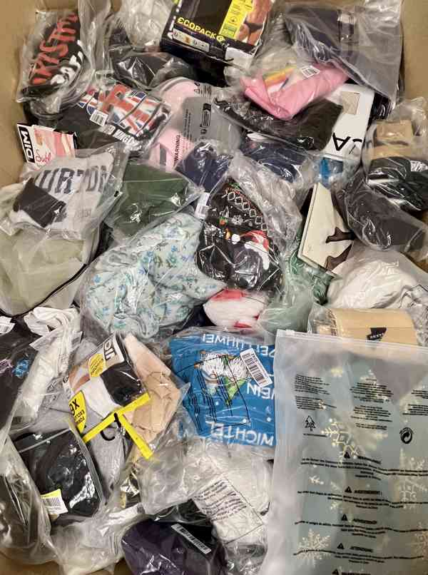 Paleta s oblečením  - foto 3