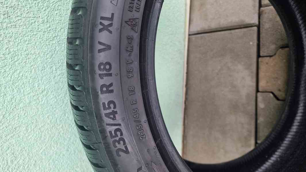 Prodám 1ks zimní pneu Continental Winter Contact 235-45/18 - foto 6