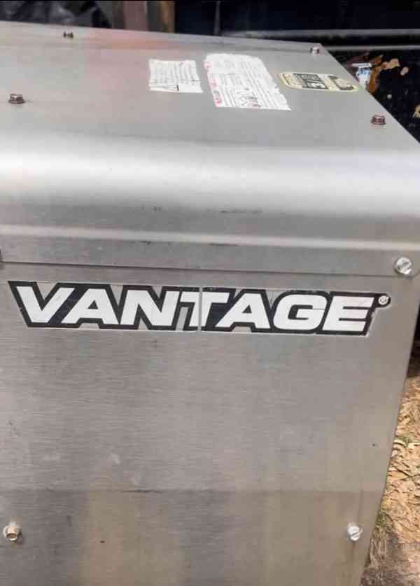 Lincoln vantage 322 welder $10,000 - foto 4