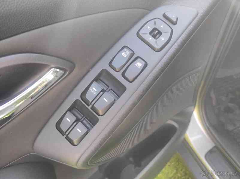 Hyundai ix35 2,0 crdi 135kw 4wd - foto 14