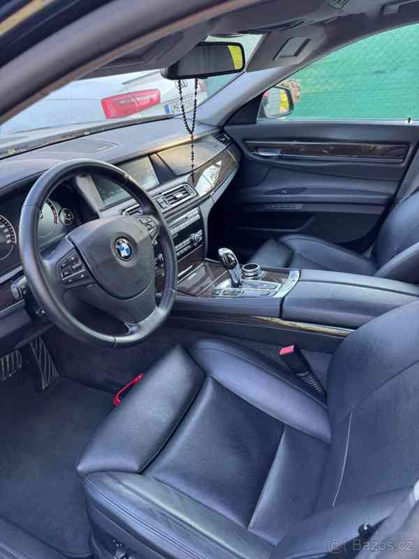 BMW Řada 7 750i F01 - foto 2