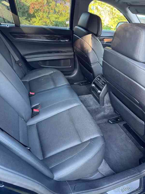 BMW Řada 7 750i F01 - foto 9