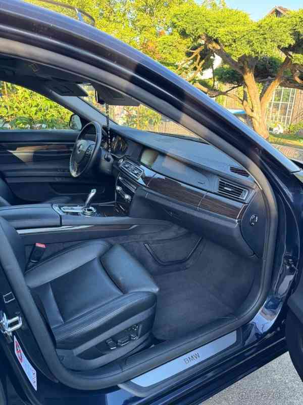 BMW Řada 7 750i F01 - foto 11