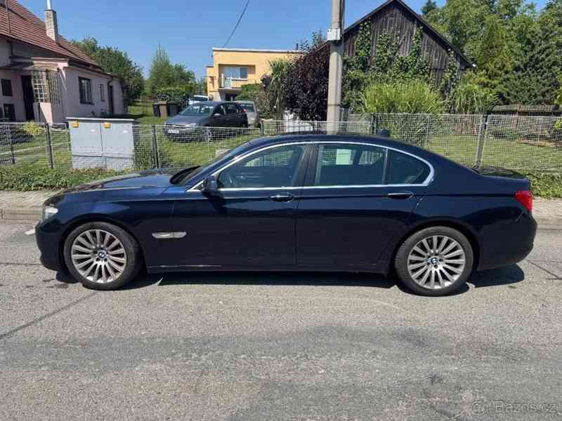 BMW Řada 7 750i F01 - foto 15