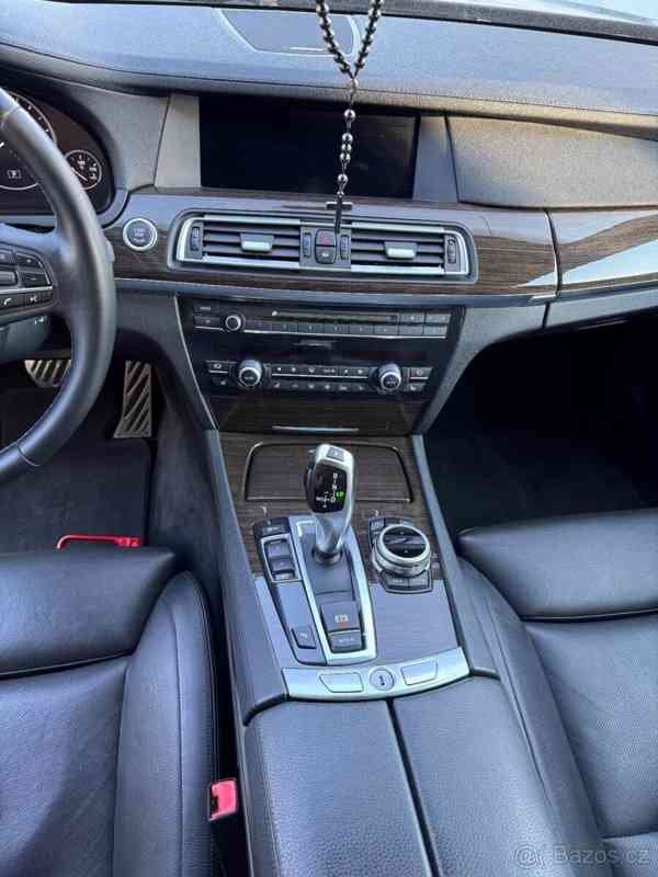 BMW Řada 7 750i F01 - foto 3