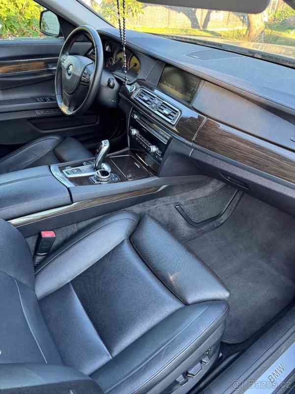 BMW Řada 7 750i F01 - foto 4