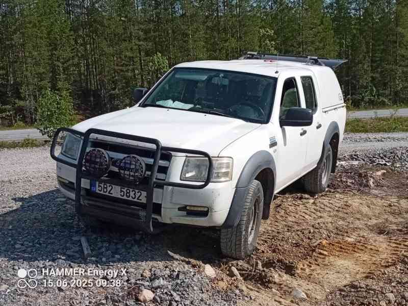 Ford Ranger 2,5 TDCI - foto 1