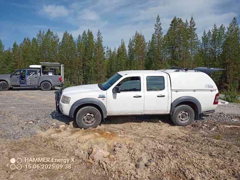 Ford Ranger 2,5 TDCI - foto 6