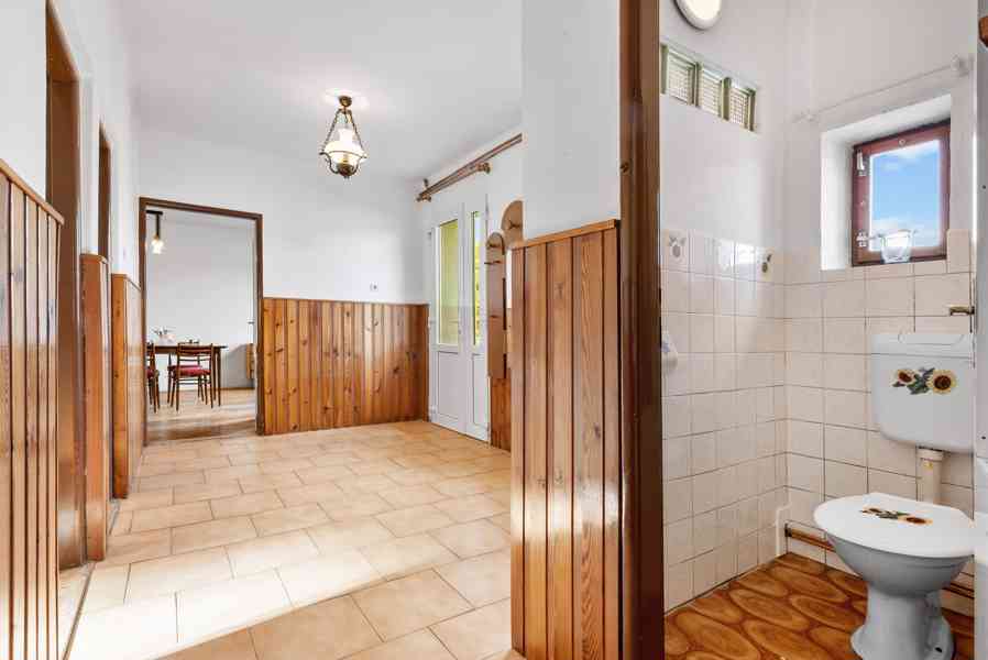 Prodej rodinného domu se zahrádkou, sklepem i garáží, Libáň - foto 13