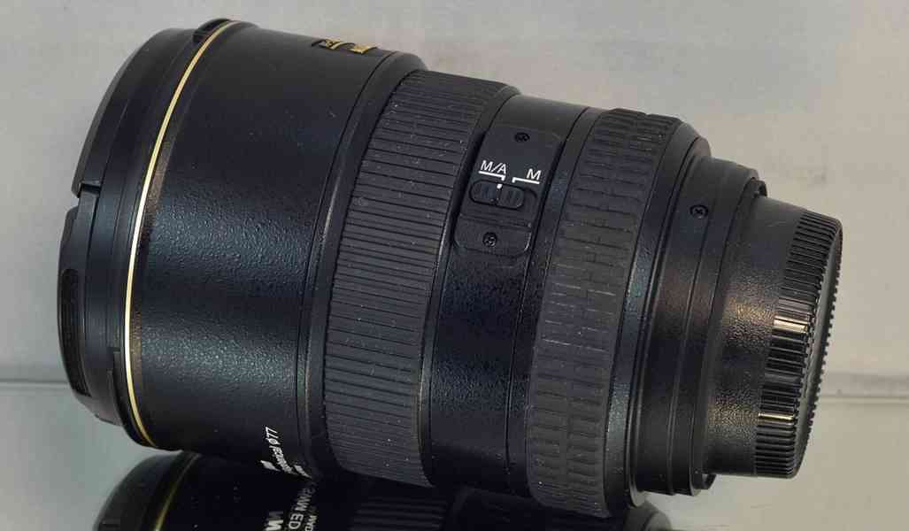 Nikon AF-S NIKKOR 17-55mm f/2.8 G IF ED **DX 1:2.8  - foto 8