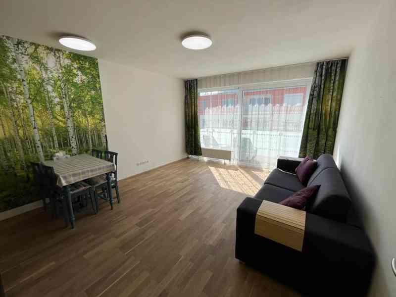 Pronájem krásného slunného bytu + garáže - foto 2