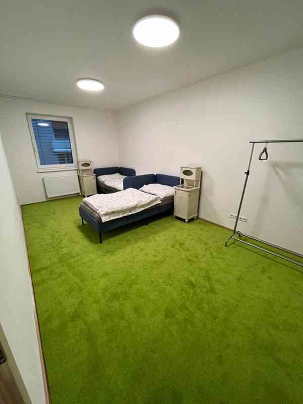 Pronájem krásného slunného bytu + garáže - foto 4