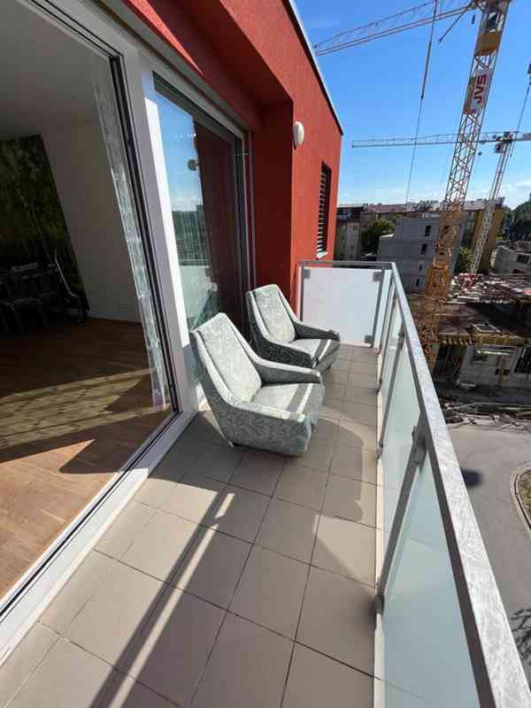 Pronájem krásného slunného bytu + garáže - foto 7