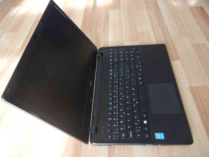 Acer TravelMate P256, Top stav - foto 2