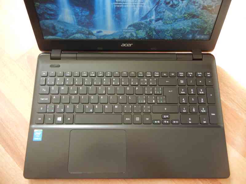 Acer TravelMate P256, Top stav - foto 5