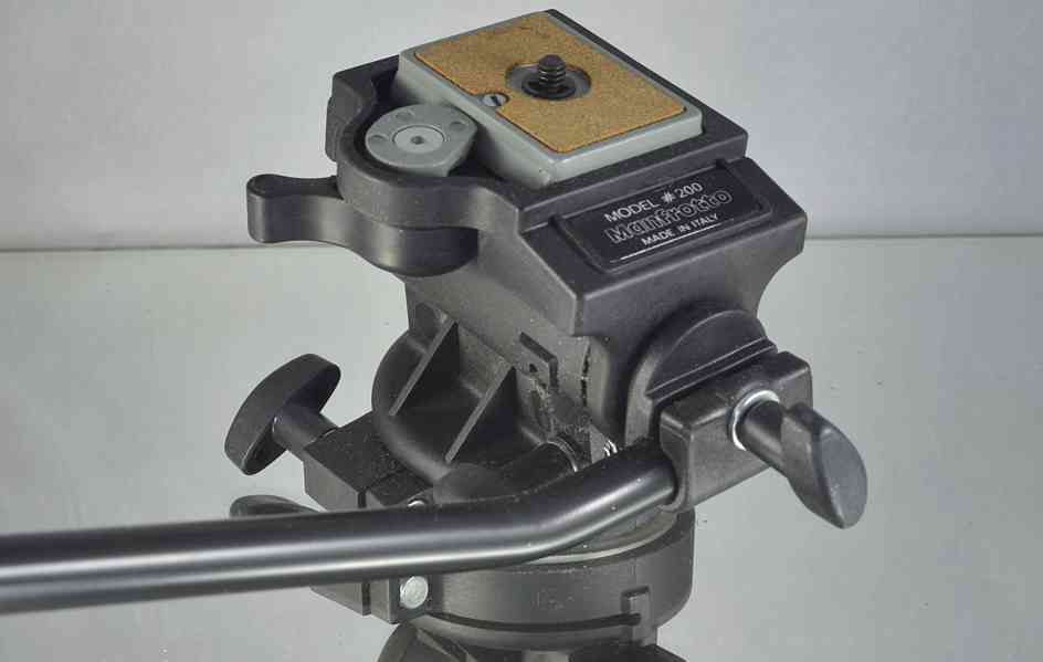 MANFROTTO #200 *hlava*360°/+90° -60°*Nosnost: 5kg - foto 3