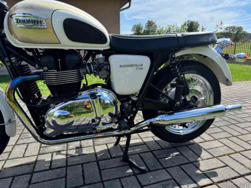 Triumph Bonneville T100 - foto 9