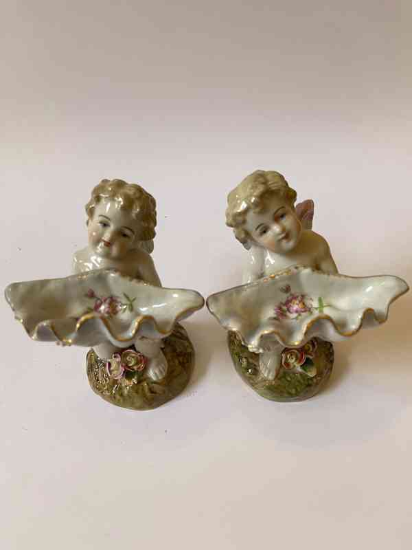Andělé s mušlí - porcelánové párové sochy - foto 2