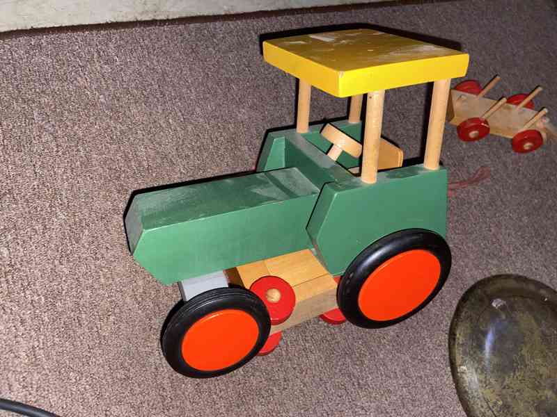 Dřevěný traktor - foto 4