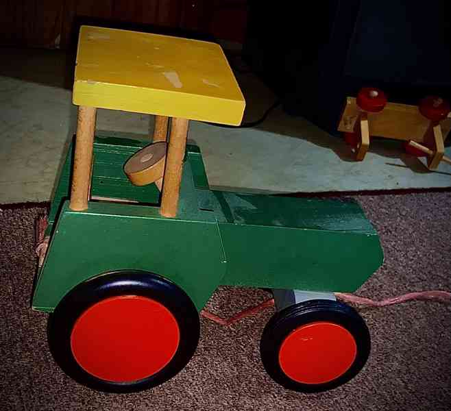 Dřevěný traktor - foto 3