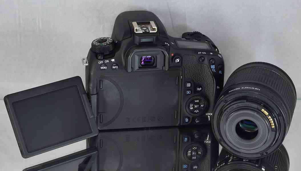 Canon EOS 77D + EF-S 18-55mm IS STM * 6000 Exp - foto 6