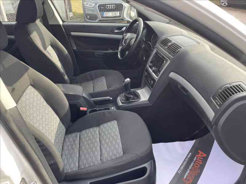 Škoda Octavia 1,6 TDi ALU,NAVI,PDC,TEMPOMAT - foto 10