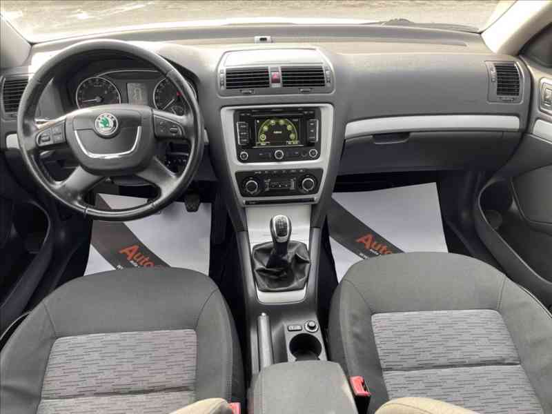 Škoda Octavia 1,6 TDi ALU,NAVI,PDC,TEMPOMAT - foto 7