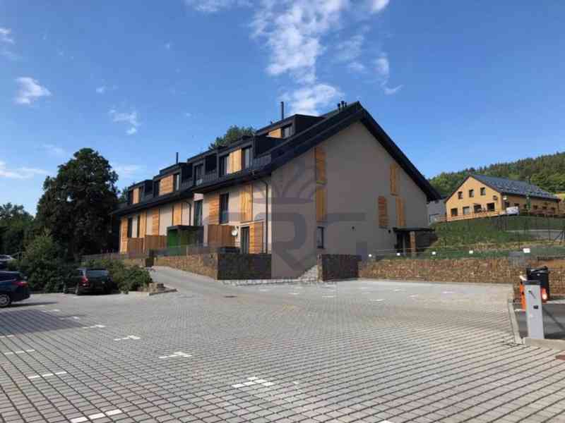 PRODEJ PLNĚ VYBAVENÉHO APARTMÁNU 1+KK NA DOLNÍ MORAVĚ - foto 2