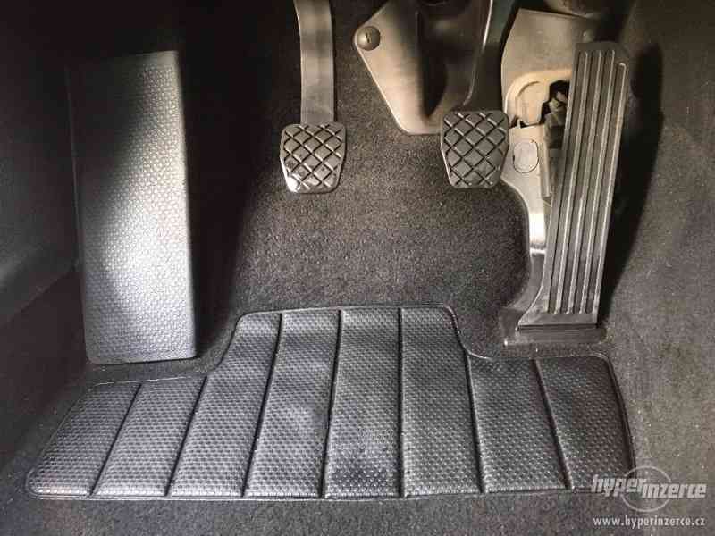 Škoda SUPERB II Combi – PERFEKTNÍ STAV - servisní knÍžka - foto 9