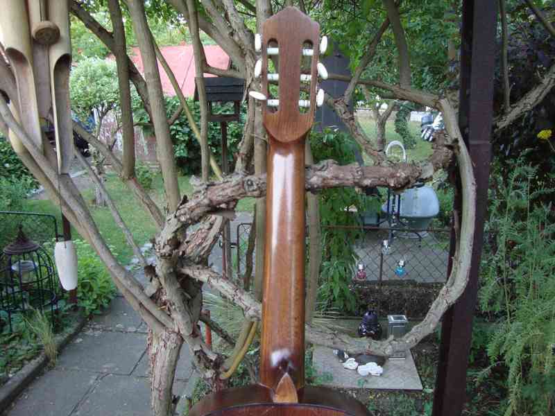 Klasická kytara AMADA model 4670 v pěkném stavu délka 98 cm - foto 11