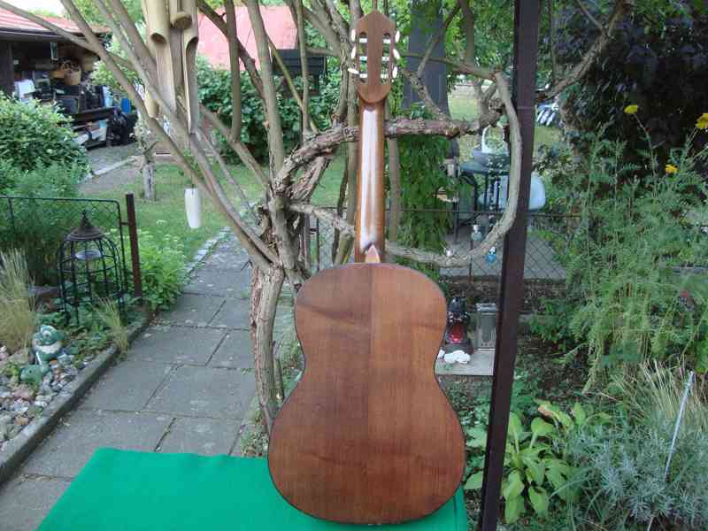 Klasická kytara AMADA model 4670 v pěkném stavu délka 98 cm - foto 8