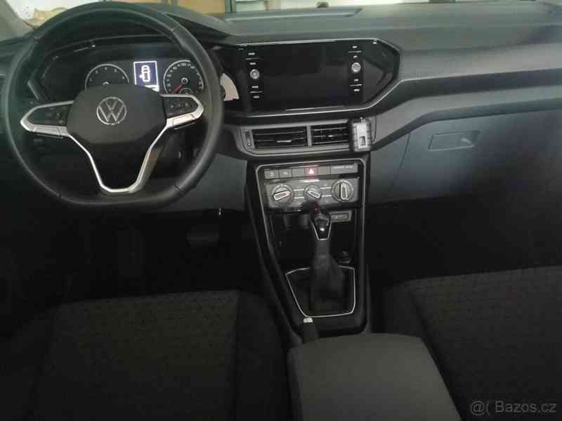 Volkswagen T-Cross 1,0   TSI, DSG, r. 2021 - foto 3