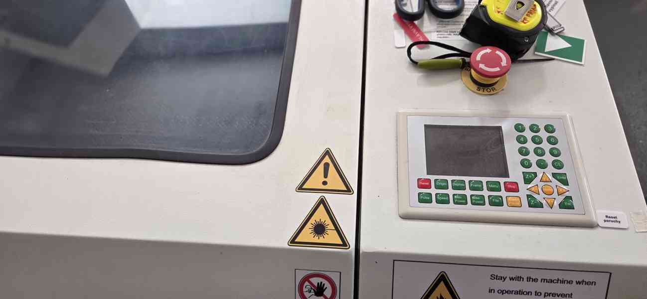Prodám Laser CO2 zn.BRM, velikost prac. plochy 160x100cm - foto 6